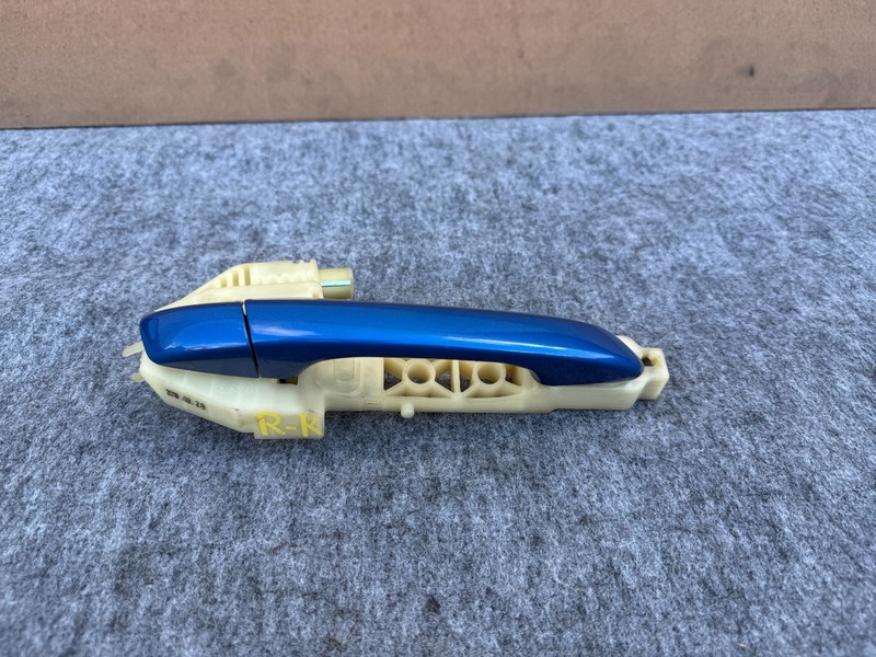 KIA STINGER 2018-2023 OEM REAR RIGHT PASSENGER EXTERIOR DOOR HANDLE ASSY (BLUE)