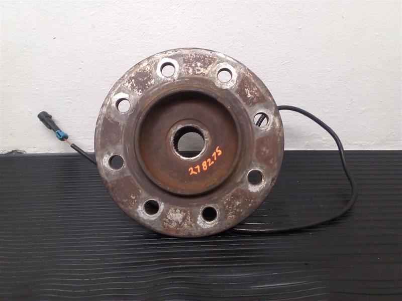 96-99 Chevy Suburban 2500 4x4 Front Left Driver Wheel Hub 8 Lug OEM 15991989
