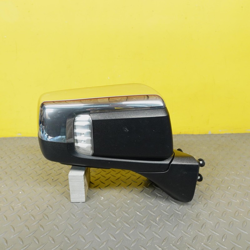 2019-2025 GMC SIERRA 1500 Front Right Side Door Mirror Oem 84656331