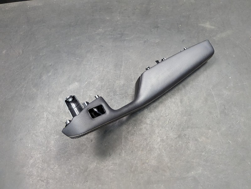 Front Right Passenger Door Armrest 2018 Mercedes CLA250 1767201495 14-2018 2019