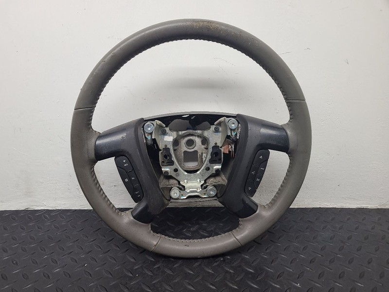 07-08 Chevrolet Tahoe Titanium Steering Wheel W/ Switches OEM 15917932