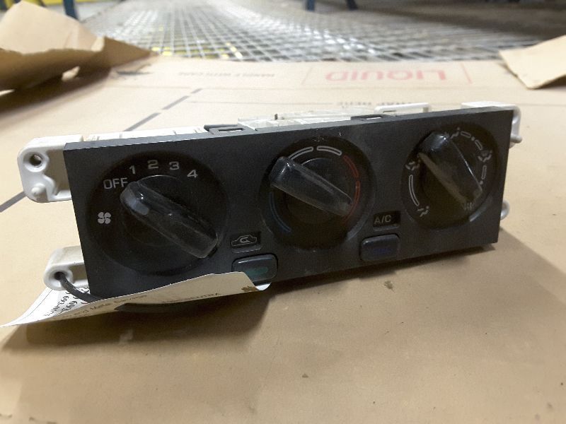 95 96 97 NISSAN SENTRA TEMPERATURE CONTROL 4 DR W/AC 66918