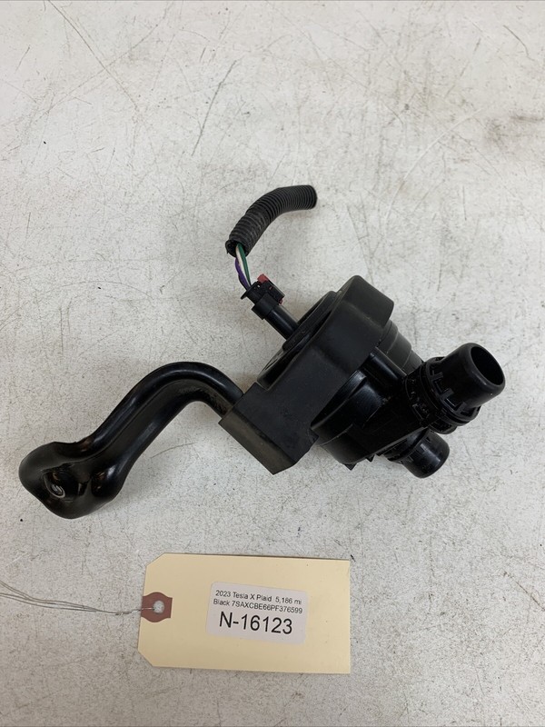 ⚡️21-24 Tesla X Engine Auxiliary Coolant Pump W/ Bracket 1600870-00-B 16123 B5