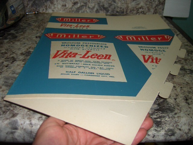 Vintage Miller Dairy Cambridgelarge vita-leen milk carton store display NOS
