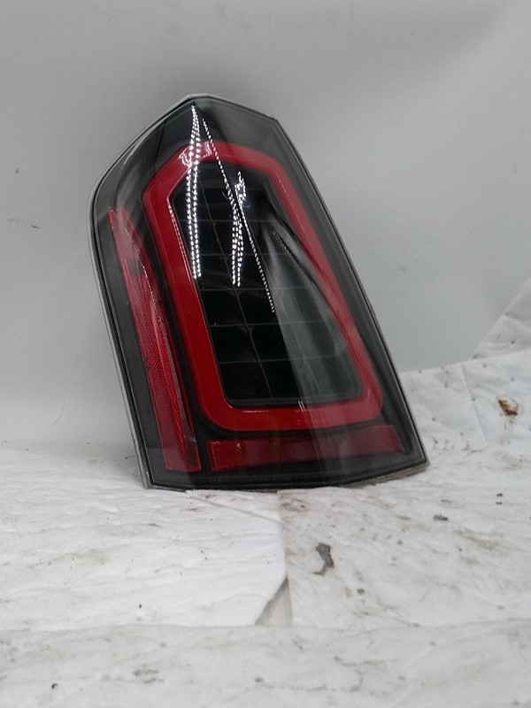 2014 Chrysler 300 Left Tail Light Assembly Blue OEM 641555 107k Miles