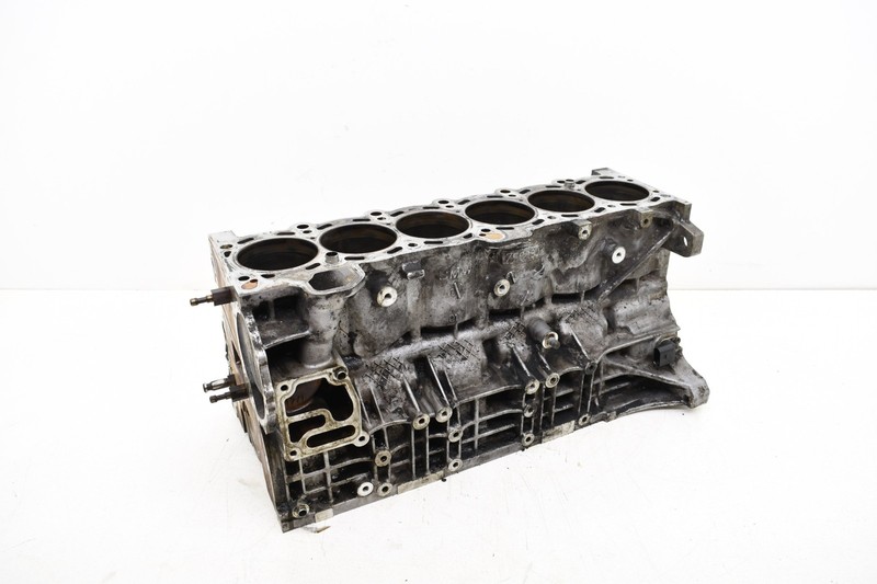 2002 BMW E39 530i M54B30 M54 3.0L Engine Block Housing Aluminum OEM KW63
