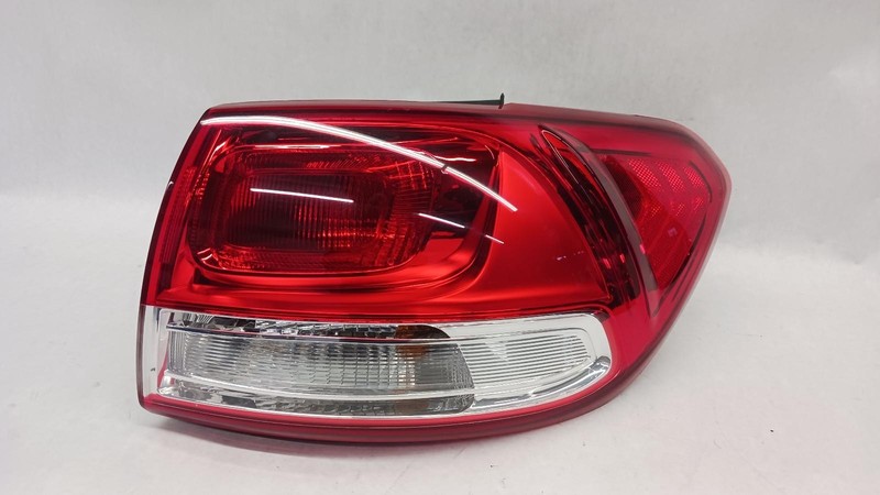 16-'18 KIA SORENTO right passenger outer Taillight incandescent OEM Grade A!