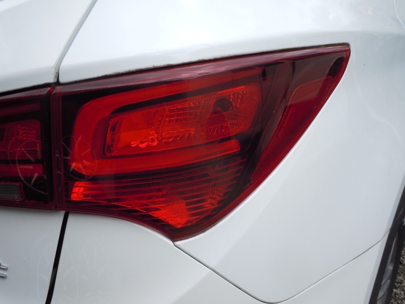 17 18 Hyundai Santa Fe Sport Quarter Panel Mounted Tail Light Pass Right SWB