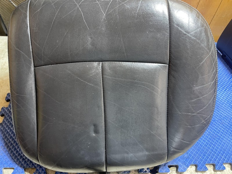 03-09 GMC ENVOY TRAILBLAZER REAR PASSENGER RIGHT SEAT BASE CUSION BLACK