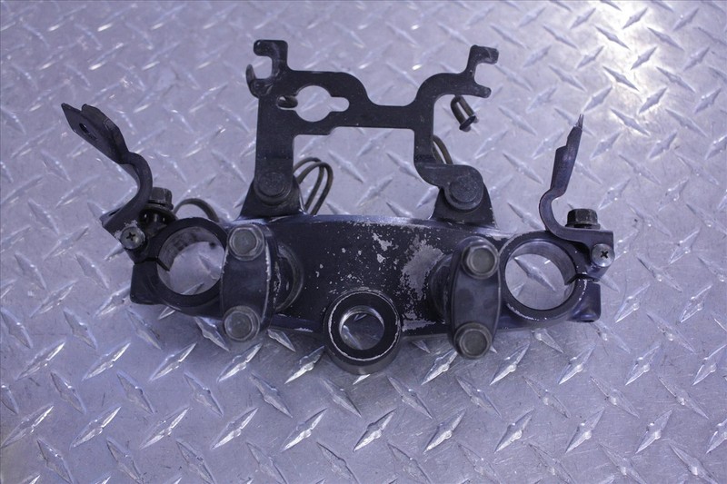 96 SUZUKI DR 200 ENDURO UPPER TRIPLE TREE CLAMP ASSY W/ BAR RISERS SET DR200