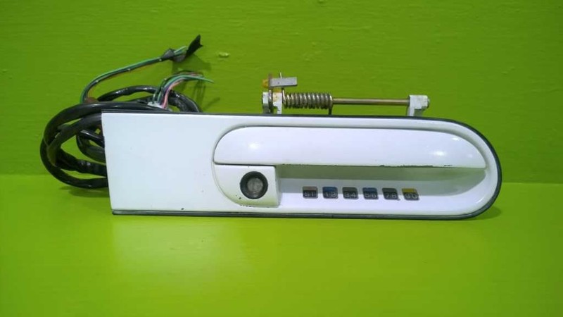 89-94 MAXIMA PASSENGER RIGHT FRONT EXTERIOR DOOR HANDLE W/KEYPAD OEM 2753-65