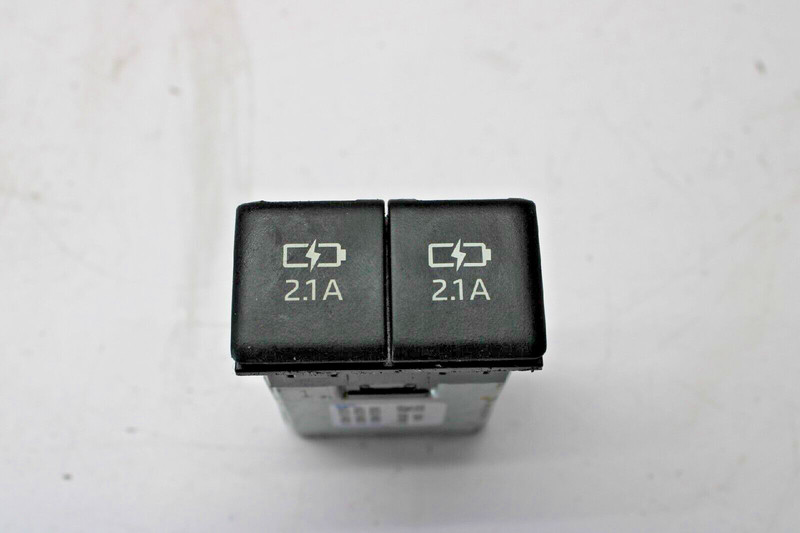 2020-2023 TOYOTA 4RUNNER CENTER CONSOLE DUAL USB PORT CHARGER OEM 8553233010