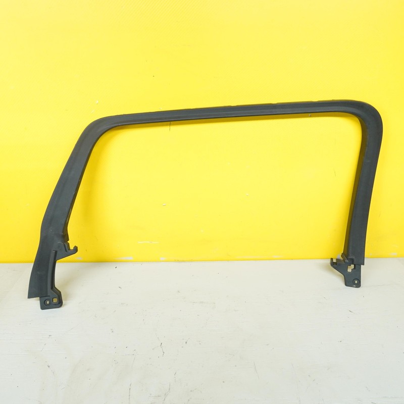 2022-2024 CHEVROLET TRAVERSE REAR LEFT DOOR WINDOW FRAME COVER TRIM 84794993