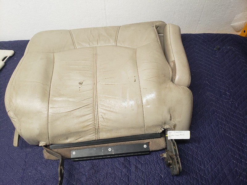 99-06 Chevy Silverado Tahoe Sierra Suburban 2nd row seat rest cushion RIGHT