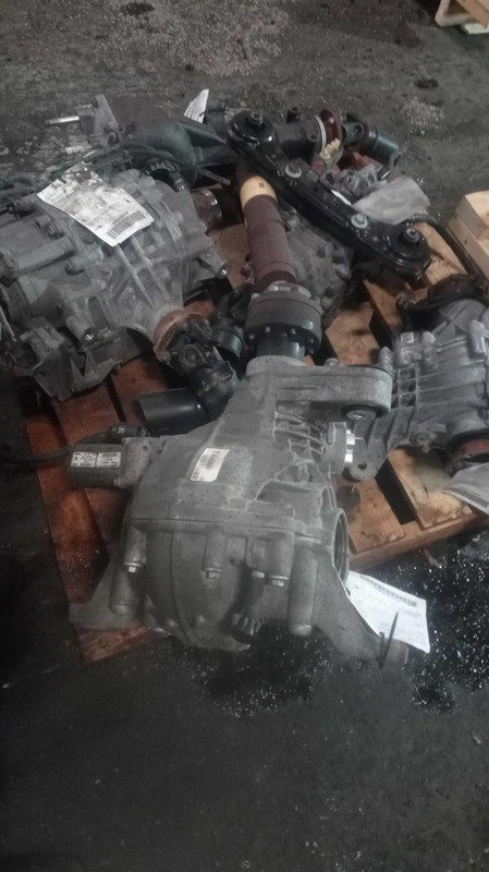 2015 Jeep Grand Cherokee Differential Carrier Assembly 6.4L 4WD OEM Used