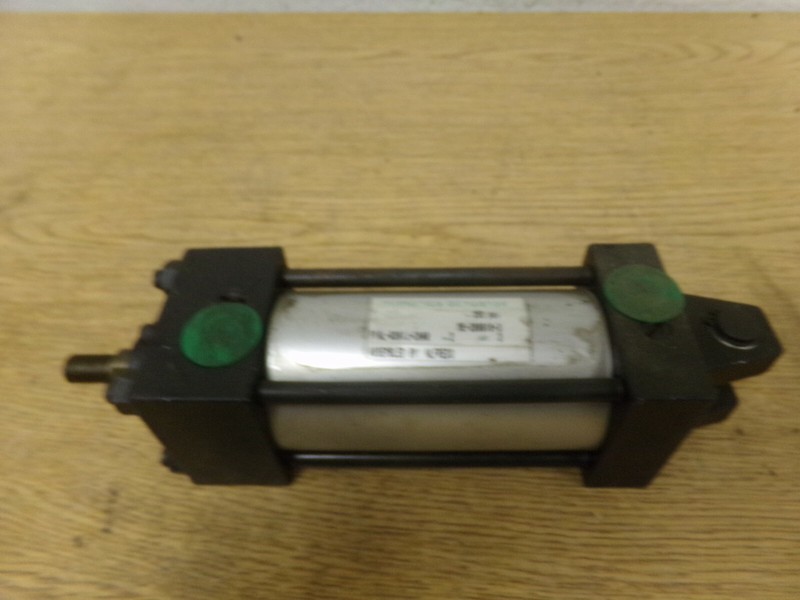 Numatics P1AL-03A1J-CAA0 2 SP 3 250 PSI ME-289916-3 Cylinder *FREE SHIPPING*