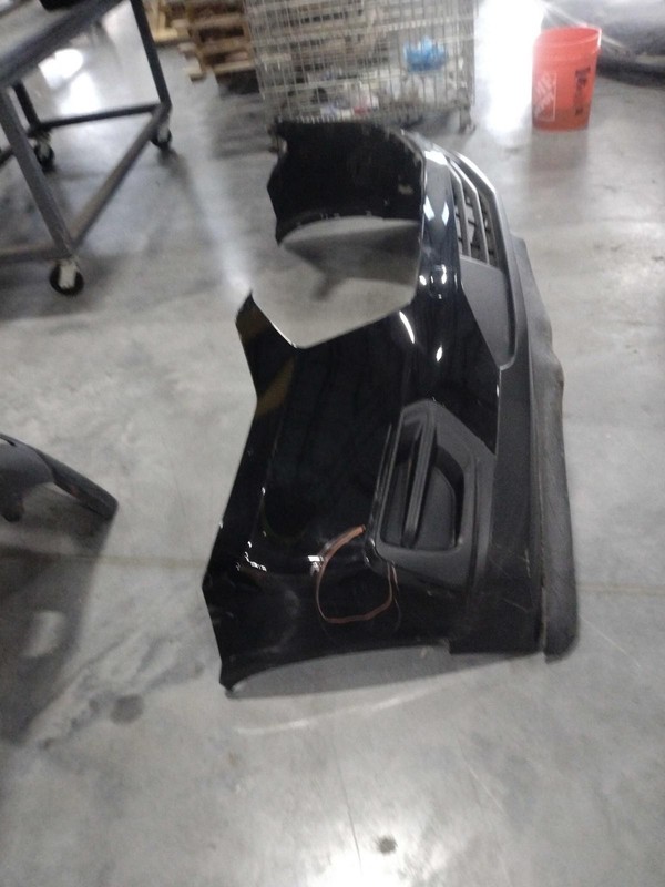 2018 Chevrolet Traverse Black Front Bumper Assembly OEM Used - Scratches