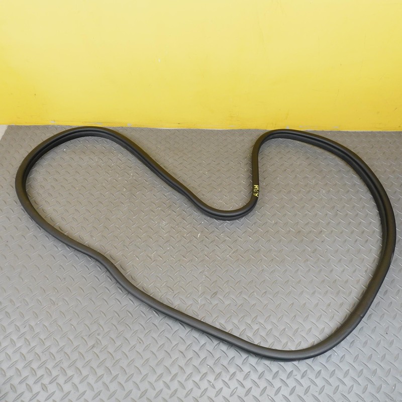 2022-2024 HYUNDAI TUCSON REAR RIGHT SIDE DOOR BODY WEATHERSTRIP SEAL RUBBER OEM