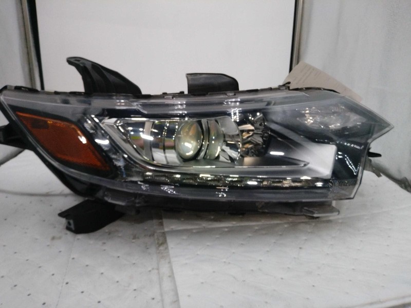 2016 Mitsubishi Outlander Right Headlight Assembly Red 718408 Used 132k Miles