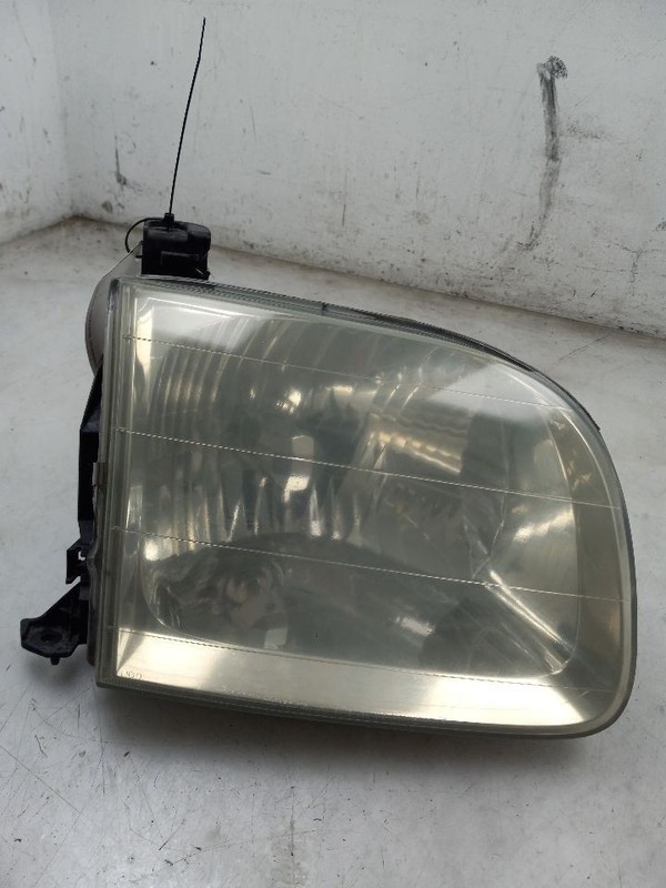 01-04 TOYOTA SEQUOIA LIMITED 4.7L RWD AT PASSENGER SIDE FRONT HEADLIGHT ASSEMBLY