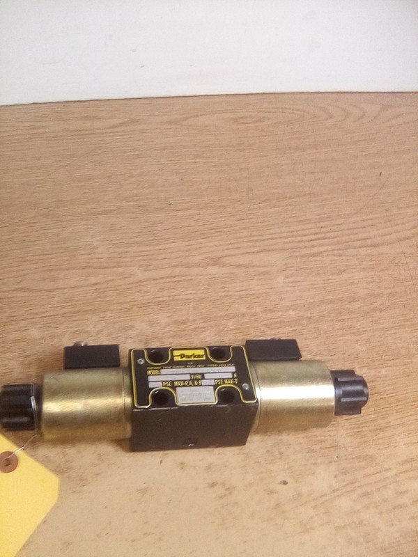 Parker D1VW11CNJWL75XB750 Hydraulic Valve 300PSI