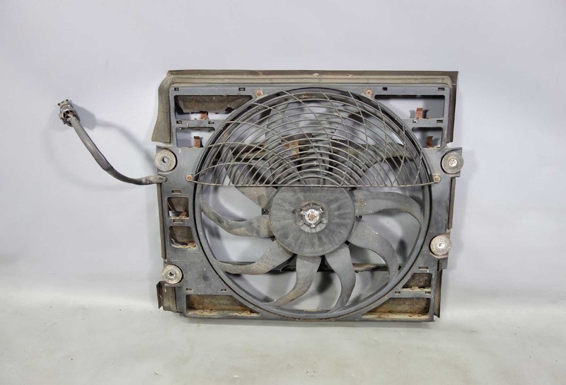 1995 BMW E38 740i 740iL M60 4.0L Auxiliary Electric AC Cooler Pusher Fan OEM