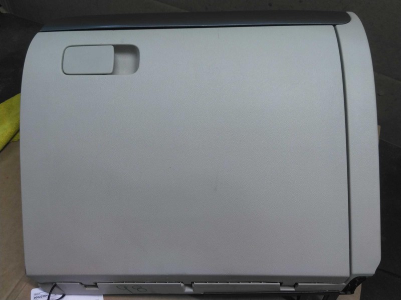2015 Volkswagen Jetta Glove Box Door Black Used OEM 2068959 125K Miles