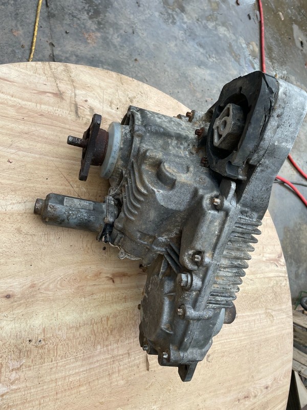 04 05 06 BMW X5 OEM E53 TRANSER CASE ASSEMBLY
