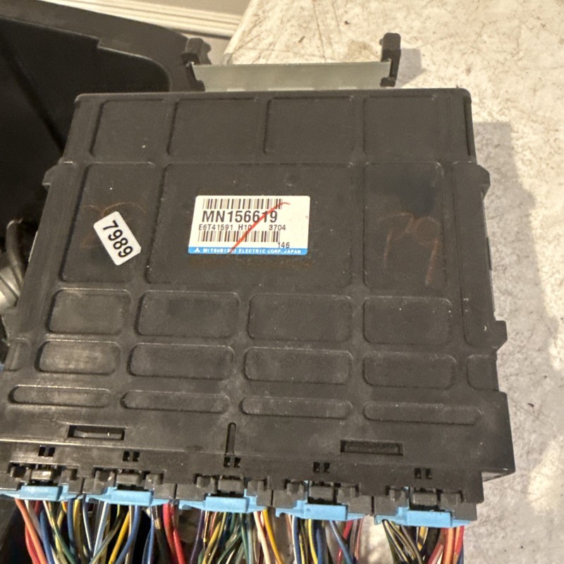 2004 04 MITSUBISHI OUTLANDER 2.4 ENGINE COMPUTER CONTROL MODULE MN156619 ECM ECU
