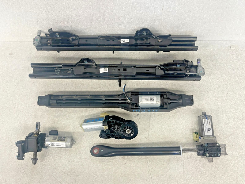 ⭐2017-2020 TESLA MODEL 3 FRONT RIGHT PASS SEAT ADJUSTER MOTOR ASSY OEM LOT2616