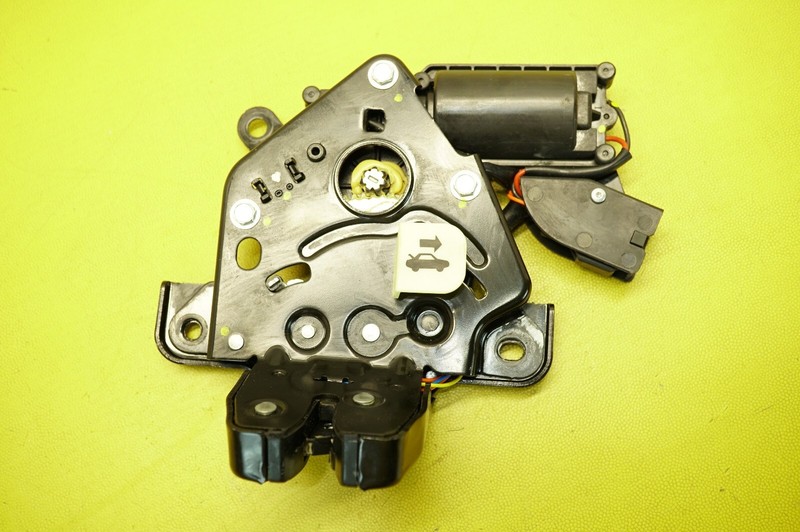 🔅2017-2023 TESLA Y OEM.LIFTGATE CINCH LATCH 1500604-00-B