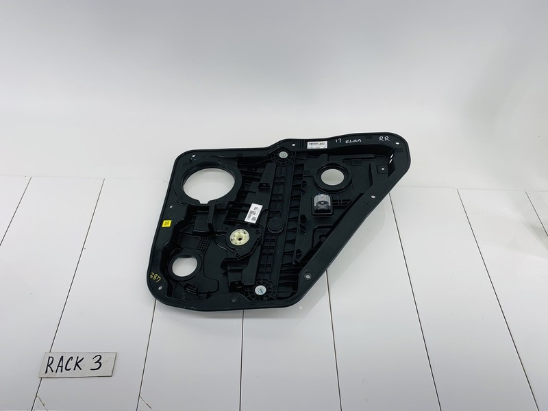 17-20 HYUNDAI ELANTRA REAR RIGHT SIDE DOOR WINDOW REGULATOR & CARRIER OEM