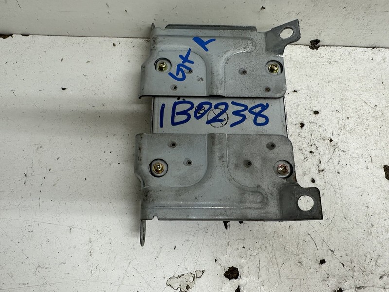 1999-2000 Subaru Forester Occupant Module Computer ID: 98221FC100