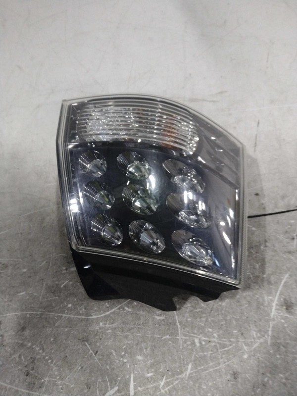 2010 Mitsubishi Outlander Left Tail Light Assembly Silver OEM 479606 188K Miles
