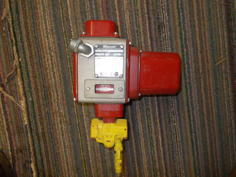 Maxon .75" STO-A 0 115V 1.7 Amp Natural Gas Regulator *FREE SHIPPING*
