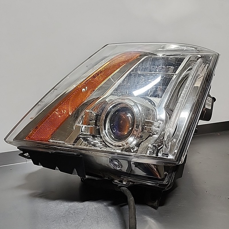 19369528 | 2008 - 2014 CADILLAC CTS SEDANHID XENON LEFT DRIVER LH HEADLIGHT OE