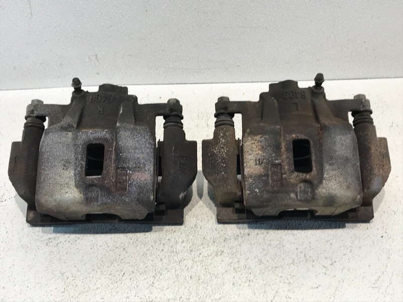 06-07 Highlander Front Brake Calipers Left Right OEM Set Pair 177k