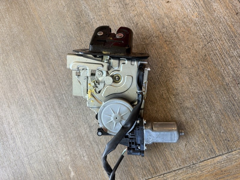 2011 LINCOLN MKX TAILGATE LIFTGATE TRUNK LOCK LATCH ACTUATOR #004502