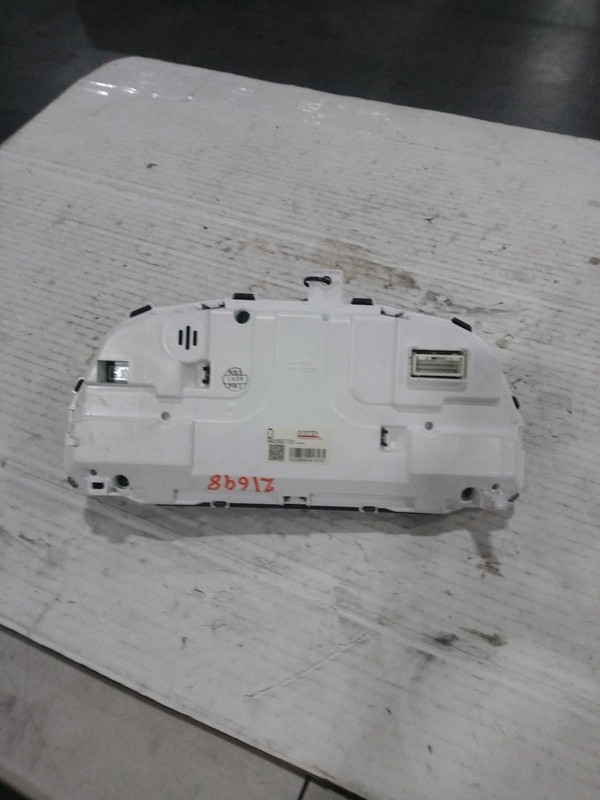 2016 Mitsubishi Outlander Speedometer Gauge OEM Silver 138K Miles NJ25-21698