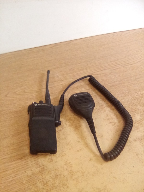 Motorola XPR7350e AAH56RDC9RA1AN UHF 403-527MHz 32 Channel Radio "NO BATTERY"