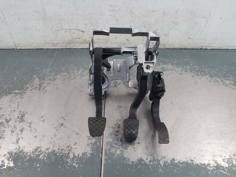 2012 Audi S4 Quattro B8 Throttle / Brake / Clutch Pedal Assembly #1717 A8