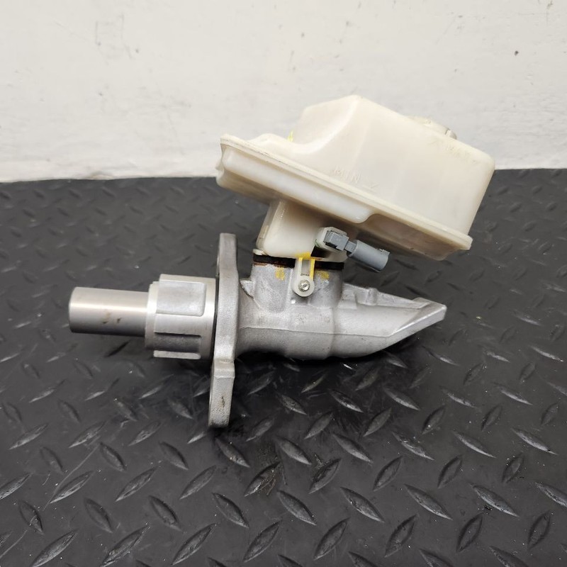 11-15 Dodge Durango Brake Master Cylinder OEM 68207364AA