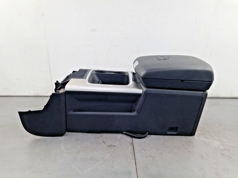 2018 Ram 3500 Laramie DRW Diesel 4x4 Center Console / Armrest #5222 V10