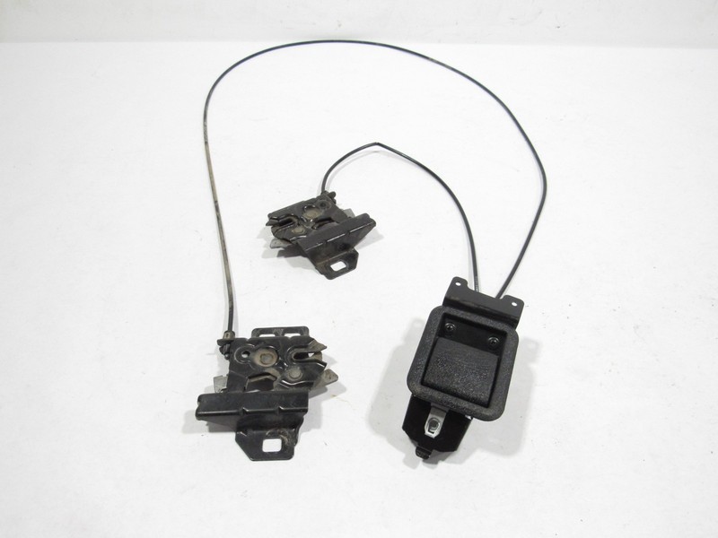 11-12 Fisker Karma 2012 Front Hood Bonnet Lock Latch Release Cable ;@2