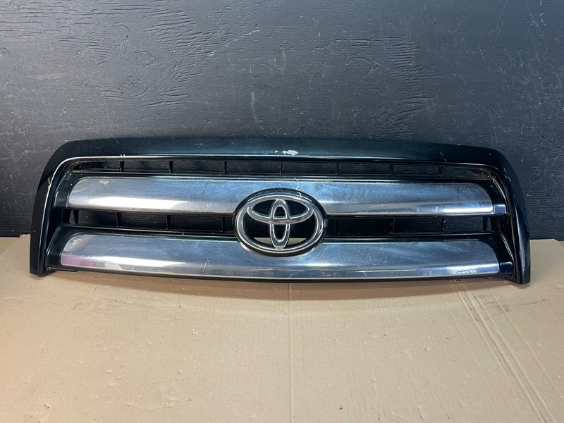 2003-2006 Toyota Tundra Front Upper Grill Grille W/ Emblem OEM AD8400 DG
