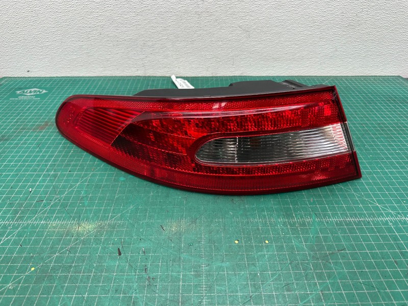 09-11 JAGUAR XF X250 REAR LEFT DRIVER SIDE OUTER TAILLIGHT LIGHT LAMP OEM
