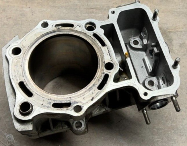 2005 Kawasaki Vulcan VN750 Engine Motor Rear Back Cylinder Jug Barrel VN 750 05
