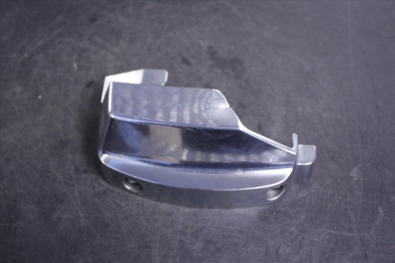 2005 HONDA VT 750 CB CYLINDER HEAD FRONT LEFT COVER 12370-MCLA-0100 VT750 05