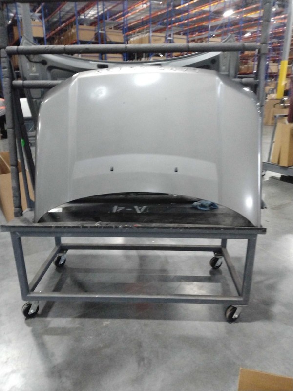 2009 Land Rover LR2 Grey Hood Panel OEM LR006694 141K Miles