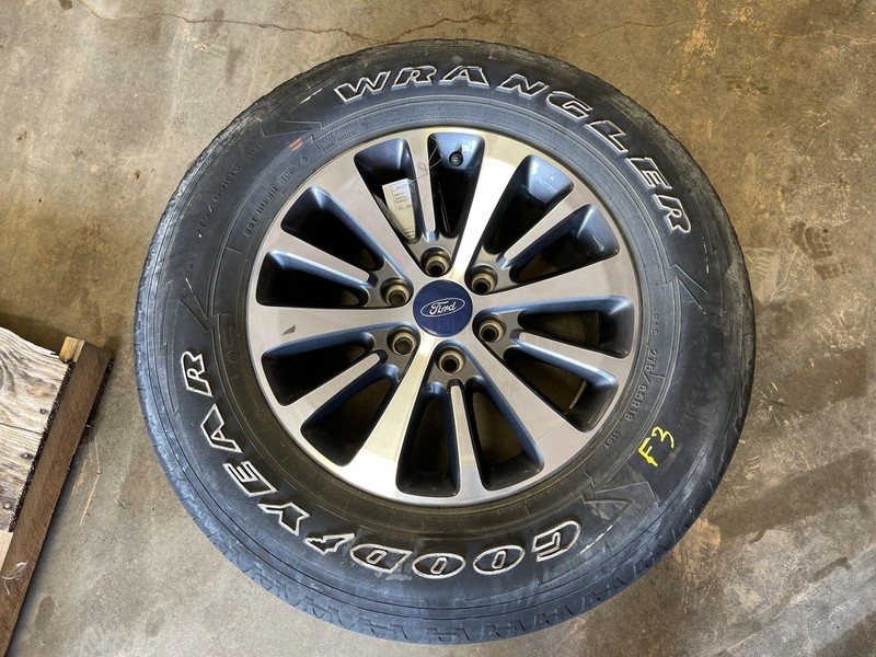 2015-2017 FORD EXPEDITION WHEEL RIM TIRE GOODYEAR R18x8.5 275/65 ALUMINIUM OEM
